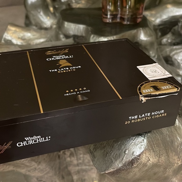 Davidoff Winston Churchill The Late Hour Robusto Empty Box - Picture 4 of 4